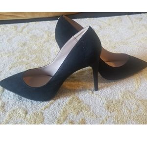 BCBG Black Pumps
